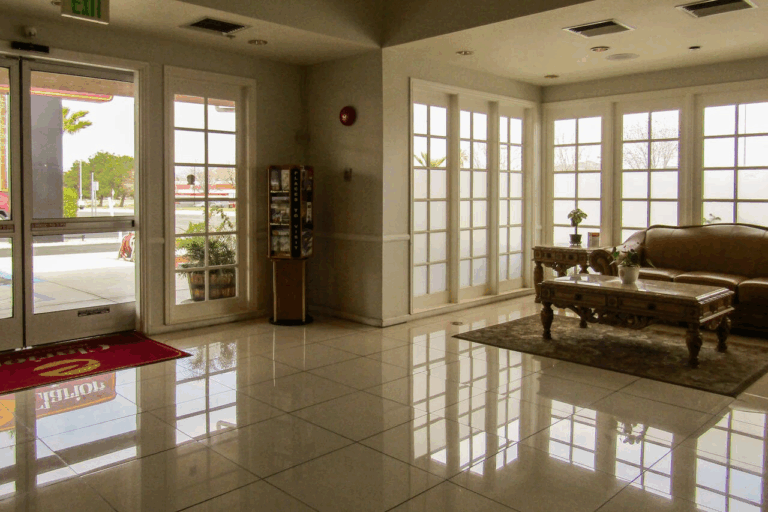 Clarion Inn gallery image 2